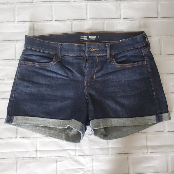 Old Navy Pants - Old Navy denim shorts. Size 6. Preowned